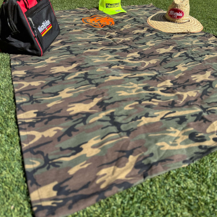 Niceride "Palm" Core Fleece Camo Sweatshirt Blanket